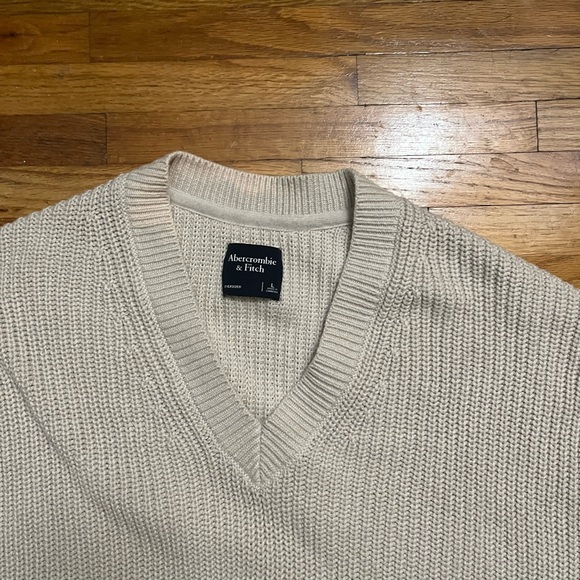 Abercrombie & Fitch Cream Sleeveless Sweater boxy fit LARGE - Picture 3 of 4